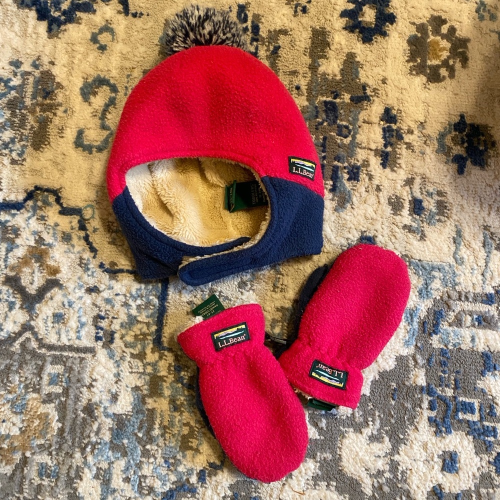 LL Bean fleece hat/mitten pair